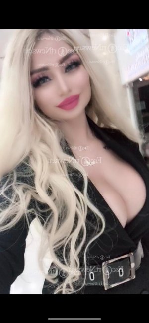 Lou-marine happy ending massage in North Fort Myers and shemale live escorts